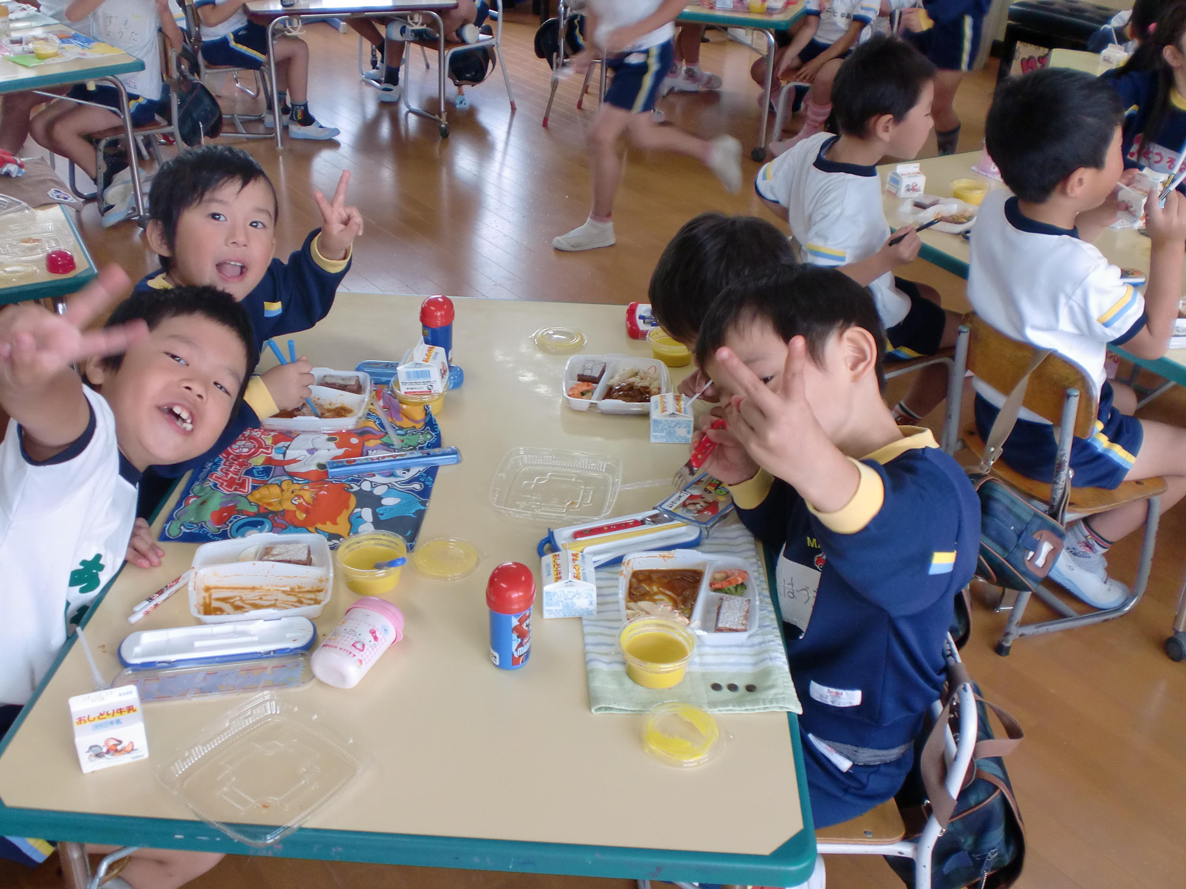 ���������E